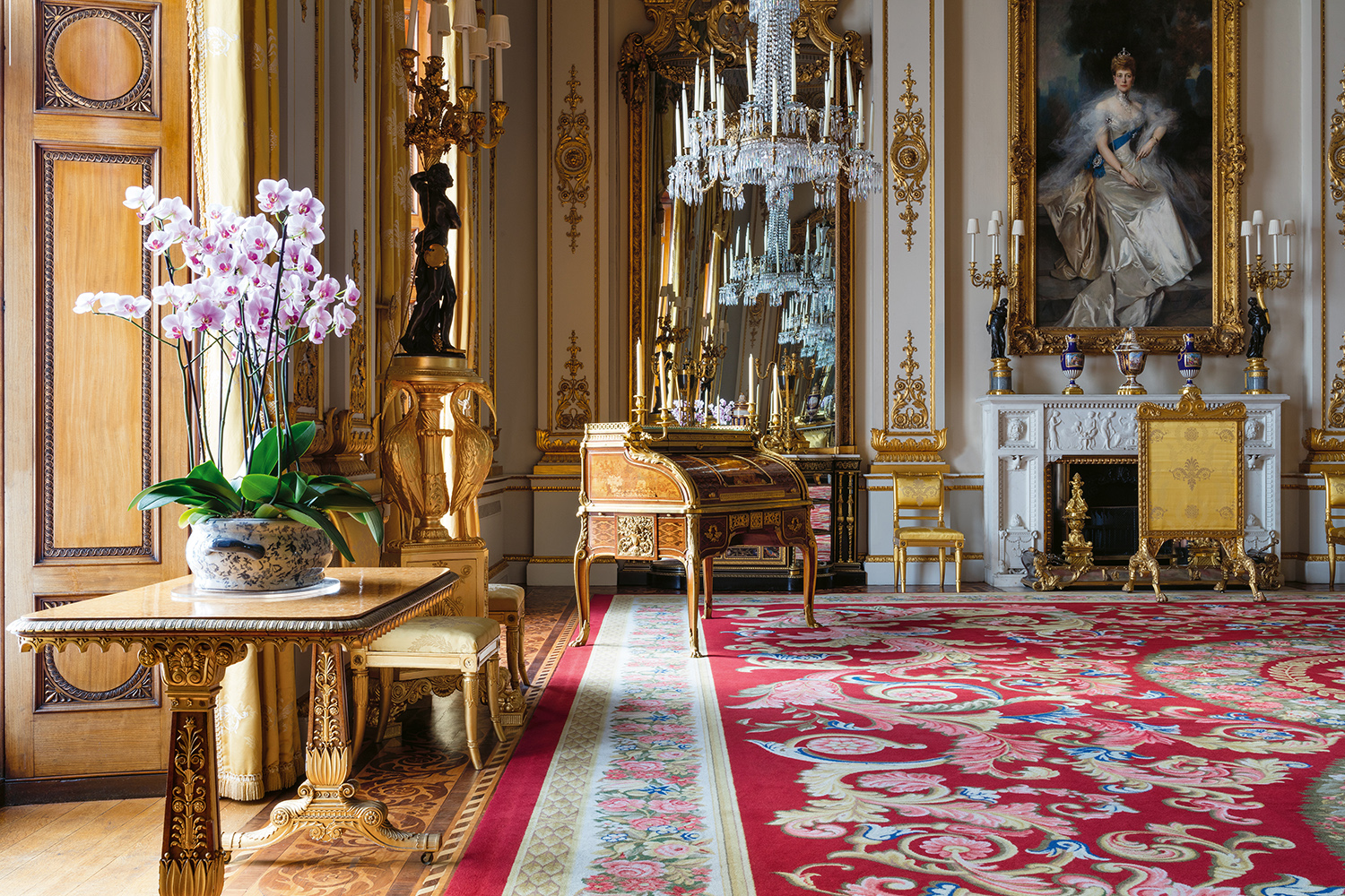 Get a Rare Glimpse of the Royal Family’s Private Rooms at